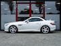 Mercedes-Benz SLK 350 Edition 1 AMG | Magic Sky Control | Stoelverwarming | Nek Verwarming | Harman & Kardon | Rundleder met Rode Sticksels | Parkeersensoren | Navigatie | Bluetooth | Parelmoer Lak | Bi-Xenon | LED Achter |