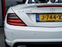 Mercedes-Benz SLK 350 Edition 1 AMG | Magic Sky Control | Stoelverwarming | Nek Verwarming | Harman & Kardon | Rundleder met Rode Sticksels | Parkeersensoren | Navigatie | Bluetooth | Parelmoer Lak | Bi-Xenon | LED Achter |