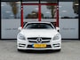 Mercedes-Benz SLK 350 Edition 1 AMG | Magic Sky Control | Stoelverwarming | Nek Verwarming | Harman & Kardon | Rundleder met Rode Sticksels | Parkeersensoren | Navigatie | Bluetooth | Parelmoer Lak | Bi-Xenon | LED Achter |