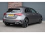 Mercedes-Benz A-klasse 250 e AMG Line | Panoramadak | Memory | HUD | Keyless Go | Advanced Sound System | Surround Camera | Multibeam LED | Dodehoekassistent | Sfeerverlichting |