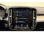 Volvo XC40 1.5 T2 Business Pro Automaat | Navigatie | Glazen schuifdak | Trekhaak | Electrische achterklep | Stoel & Stuurverwarming | Lichtmetalen velgen