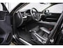 Volvo XC60 2.0 B4 Inscription | Trekhaak | Panoramadak | Lederen bekleding | Harman Kardon audio | Stoel- en stuurwielverwarming | Parkeersensoren voor + achter | Achteruitrijcamera | Navigatie | Apple Carplay / Android Auto |