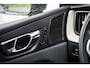 Volvo XC60 2.0 B4 Inscription | Trekhaak | Panoramadak | Lederen bekleding | Harman Kardon audio | Stoel- en stuurwielverwarming | Parkeersensoren voor + achter | Achteruitrijcamera | Navigatie | Apple Carplay / Android Auto |