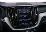 Volvo XC60 2.0 B4 Inscription | Trekhaak | Panoramadak | Lederen bekleding | Harman Kardon audio | Stoel- en stuurwielverwarming | Parkeersensoren voor + achter | Achteruitrijcamera | Navigatie | Apple Carplay / Android Auto |