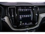 Volvo XC60 2.0 B4 Inscription | Trekhaak | Panoramadak | Lederen bekleding | Harman Kardon audio | Stoel- en stuurwielverwarming | Parkeersensoren voor + achter | Achteruitrijcamera | Navigatie | Apple Carplay / Android Auto |