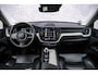 Volvo XC60 2.0 B4 Inscription | Trekhaak | Panoramadak | Lederen bekleding | Harman Kardon audio | Stoel- en stuurwielverwarming | Parkeersensoren voor + achter | Achteruitrijcamera | Navigatie | Apple Carplay / Android Auto |