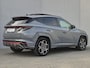 Hyundai Tucson 1.6 T-GDI PHEV Plug-in N Line Sky 4WD Automaat / Fabrieksgarantie tot 10-2027 / Trekgewicht 1350 kg / Glazen schuif- en kanteldak / EAER bereik 62 km bereik stad 74 km / Elektrische achterklep / Stuur-, Stoel en Achterbank verwarming /