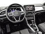Volkswagen T-Roc 1.5 TSI 150pk DSG Life Edition · Camera · Keyless · Apple/Android Car Play · Navigatie · P-Sensoren · Parkeer Assistent · 17'' Inch · Garantie t/m 30-01-2027