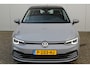 Volkswagen Golf 1.5-150pk TSI Highline. Erg nette, sportieve en goed onderhouden VW Golf ! Slechts 41.000km ! Autm. airco dual, digitaal dashb., adapt. cruise cntrl, navigatie, tel. voorb., trekhaak + afn. kgl, IQ lights, LM wielen, elektr. panoramadak, stoel- en stuurverwarming etc.