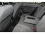 Volkswagen Golf 1.5-150pk TSI Highline. Erg nette, sportieve en goed onderhouden VW Golf ! Slechts 41.000km ! Autm. airco dual, digitaal dashb., adapt. cruise cntrl, navigatie, tel. voorb., trekhaak + afn. kgl, IQ lights, LM wielen, elektr. panoramadak, stoel- en stuurverwarming etc.