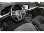 Volkswagen Golf 1.5-150pk TSI Highline. Erg nette, sportieve en goed onderhouden VW Golf ! Slechts 41.000km ! Autm. airco dual, digitaal dashb., adapt. cruise cntrl, navigatie, tel. voorb., trekhaak + afn. kgl, IQ lights, LM wielen, elektr. panoramadak, stoel- en stuurverwarming etc.