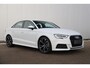 Audi A3 Limousine 30 TFSI Sport S Line Edition Automaat Half Leder Sportstoelen Nieuwe 18 inch Velgen Vredestein All-season Banden! Full LED Navigatie Bluetooth Climate Cruise Parkeersensor