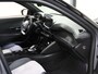 Peugeot e-2008 GT 50kWh 136PK | 1ste eigenaar | 3 FASE | AppleCarplay/Android Auto | Accurapport 91% | Schuifkanteldak | Alcantara/LEER | 18"LMV | Camera | AUTOMAAT | Keyless | Adaptive Cruise Control | Climate Control | Camera | FULL LED | Two-Tone | Sfeerverlichting | Isofix | Privacy Glass |