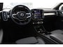 Volvo XC40 B4 Automaat Plus Dark | Verwarmbare voorstoelen | Verwarmbaar stuurwiel | Camera achter | Verwarmbare voorruit | Premium Sound by Harman Kardon | Elektrisch verstelbare voorstoelen | Noodreservewiel | Apple Carplay | Android Auto | Google Maps | Google Assistant | Blis | 18 inch | Semi elektrische trekhaak