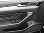 Volkswagen Passat Variant 1.5 TSI 150pk DSG R-Line Business + · Panoramadak · Camera · Matrix LED · Keyless · Stoelverwarming · Active Info Display · Garantie t/m 11-07-2027 of 100.000km