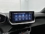 Peugeot 2008 1.2 Allure 100pk | Navigatie | Climate Control | Cruise Control | Achteruitrijcamera | Parkeersensoren Voor + Achter | DAB Ontvanger | 17" Lichtmetalen Velgen | LED | Apple Carplay/Android Auto |