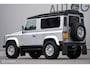 Land Rover Defender 90 2.4 TD | youngtimer | Lage km stand | airco | Stoelverwarming | sawtooth | led | rijklaarprijs |