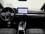 Volkswagen Golf 1.5eHybrid 200kW/272PK GTE · Panoramadak · 360°Camera + Parkeersensoren · Trekhaak · Garantie tot februari 2030 of 100000km.