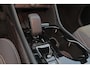 Volvo XC40 B3 Plus Dark - IntelliSafe Assist & Surround - 360º Camera - Harman/Kardon audio - Verwarmde voorstoelen & stuur - Parkeersensoren voor & achter - Elektr. bedienb. voorstoelen met geheugen links - Draadloze tel. lader - Extra getint glas - 19' LMV