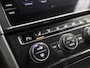 Volkswagen Golf 1.0 TSI Sport Automaat (APPLE CARPLAY, CLIMATE, STOELVERWARMING, SPORTSTOELEN, LM VELGEN, GETINT GLAS, CRUISE, NIEUWSTAAT)
