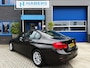 BMW 3-Serie 318i Essential 136PK|Origineel NL|Face Lift|Navigatie|Automaat|Led dagrij|Cruise Control|PDC|Isofix|Bluetooth|Historie