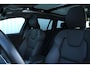 Volvo V60 Cross Country 2.0 B5 AWD Pro | Panoramadak | Bestuurdersstoel met geheugenfunctie | Adaptieve Cruise Control | Elektrisch bedienbare achterklep | Apple Carplay | Android Auto | Achteruitrijcamera