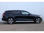 Volvo V60 Cross Country 2.0 B5 AWD Pro | Panoramadak | Bestuurdersstoel met geheugenfunctie | Adaptieve Cruise Control | Elektrisch bedienbare achterklep | Apple Carplay | Android Auto | Achteruitrijcamera