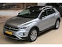 Volkswagen T-Roc 1.5 TSI 150pk Style | Panoramadak | Elek. klep | Trekhaak | 100% (Dealer) onderhouden label