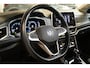 Volkswagen T-Roc 1.5 TSI 150pk Style | Panoramadak | Elek. klep | Trekhaak | 100% (Dealer) onderhouden label