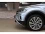 Volkswagen T-Roc 1.5 TSI 150pk Style | Panoramadak | Elek. klep | Trekhaak | 100% (Dealer) onderhouden label