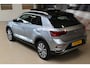 Volkswagen T-Roc 1.5 TSI 150pk Style | Panoramadak | Elek. klep | Trekhaak | 100% (Dealer) onderhouden label