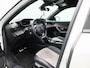 Peugeot e-2008 EV GT 50 kWh | ACHTERUITRIJCAMERA | STOELVERWARMING | APPLE CARPLAY | CLIMATE CONTROL |