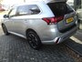 Mitsubishi Outlander 2.4 PHEV Pure 4WD | 240 PK | 18" TWO TONE LICHTMETALEN WIELEN | AUTOMAAT | TREKHAAK | 1.500 KG TREKGEWICHT |