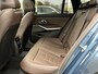 BMW 3-Serie Touring 330e M-SPORT ** ADAPT, LED, LEDER, HuD, MEM, ACC, TREKH, H&K SOUND, 19-inch LMV ** 1e EIG - BMW GAR. t/m 11-2029 ** ** INFORMEER OOK NAAR ONZE AANTREKKELIJKE FINANCIAL-LEASE TARIEVEN **