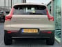 Volvo EX40 Single Motor Extended Range Plus 82 kWh Verwarmde voorstoelen, Verwarmd stuur, Keyless entry, semi electrische trekhaak, Parkeerverwarming.