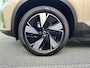 Volvo EX40 Single Motor Extended Range Plus 82 kWh Verwarmde voorstoelen, Verwarmd stuur, Keyless entry, semi electrische trekhaak, Parkeerverwarming.