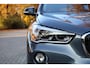 BMW X1 sDrive18i Sportline | AUT | Navi | LED | Keyless | Adap Criuise | Afn trekhaak | Stuurwielverwarming | DAB | Sportstoelen | Auto achterklep | etc.