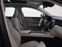 Volvo V60 Cross Country 2.0 B5 AWD Ult. | All-Seasonbanden | Massagefunctie | 360 camera