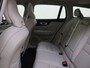 Volvo V60 Cross Country 2.0 B5 AWD Ult. | All-Seasonbanden | Massagefunctie | 360 camera