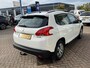 Peugeot 2008 1.2 PureTech Féline Incl: FullMap navigatie, Climate control, Trekhaak, BlueTooth, Stoelverwarming