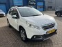 Peugeot 2008 1.2 PureTech Féline Incl: FullMap navigatie, Climate control, Trekhaak, BlueTooth, Stoelverwarming