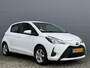 Toyota Yaris 1.5 VVT-i 111pk Active | Trekhaak | Navigatie | Cruise Control | Achteruitrij Camera | 15 Inch Lichtmetalen Velgen
