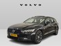 Volvo V60 2.0 T6 Plug-in hybrid AWD Plus Dark | Panoramadak | Trekhaak | Harman Kardon | Sportstoelen | Stoel en stuurwielverwarming | 360 camera | BLIS | LED |