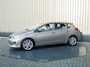 Toyota Auris 1.8 Hybrid Dynamic | 17'' | Keyless | Camera | Trekhaak | Navi | Prijs Rijklaar!!