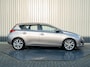 Toyota Auris 1.8 Hybrid Dynamic | 17'' | Keyless | Camera | Trekhaak | Navi | Prijs Rijklaar!!