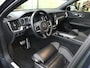 Volvo V60 2.0 B3 R-Design Automaat | Rijklaar incl 12 mnd Bovag | Panoramadak Trekhaak Keyless Carplay/Android