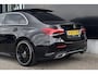 Mercedes-Benz A-klasse A 180 Limousine Automaat Business Solution AMG | Advantage Pakket | Panoramadak | LED | Stoelverwarming | Parktronic | Camera | Spiegelpakket | Zitcomfortpakket | Licht en Zichtpakket