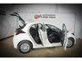 Toyota Yaris 1.0 VVT-i Active, achteruitrijcamera, airco