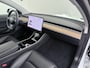 Tesla Model 3 RWD Plus 325PK S.O.H. 92% AutoPilot Leder Panoramadak Adaptive-Cruise Lmv Camera's Elektr.Stuur+Stoelen+Geheugen EasyEntry Verwarmde stoelen Park assistent PDC WIFI Lane-Assist Speed-Assist Navi LED Comfortstoelen ACC DAB Keyless en Voorverwarmen interieur via App One-Pedal-Drive 1e Eigenaar Origineel Nederlandse auto Garantie Accu tot 30-6-2028 max 160.000km