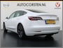 Tesla Model 3 RWD Plus 325PK S.O.H. 92% AutoPilot Leder Panoramadak Adaptive-Cruise Lmv Camera's Elektr.Stuur+Stoelen+Geheugen EasyEntry Verwarmde stoelen Park assistent PDC WIFI Lane-Assist Speed-Assist Navi LED Comfortstoelen ACC DAB Keyless en Voorverwarmen interieur via App One-Pedal-Drive 1e Eigenaar Origineel Nederlandse auto Garantie Accu tot 30-6-2028 max 160.000km